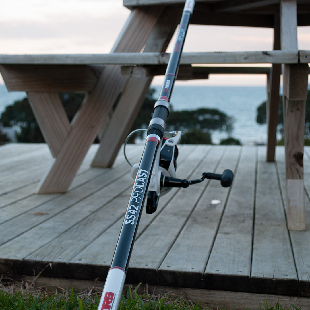 Akios Hellrazor SS420 Surf Rod 14ft 3 Piece 112-225 gram