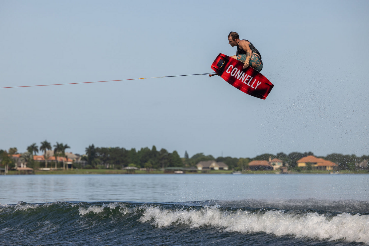 Connelly Standard Wakeboard W/Optima Binding - Lure Me - Online Fishing Tackle