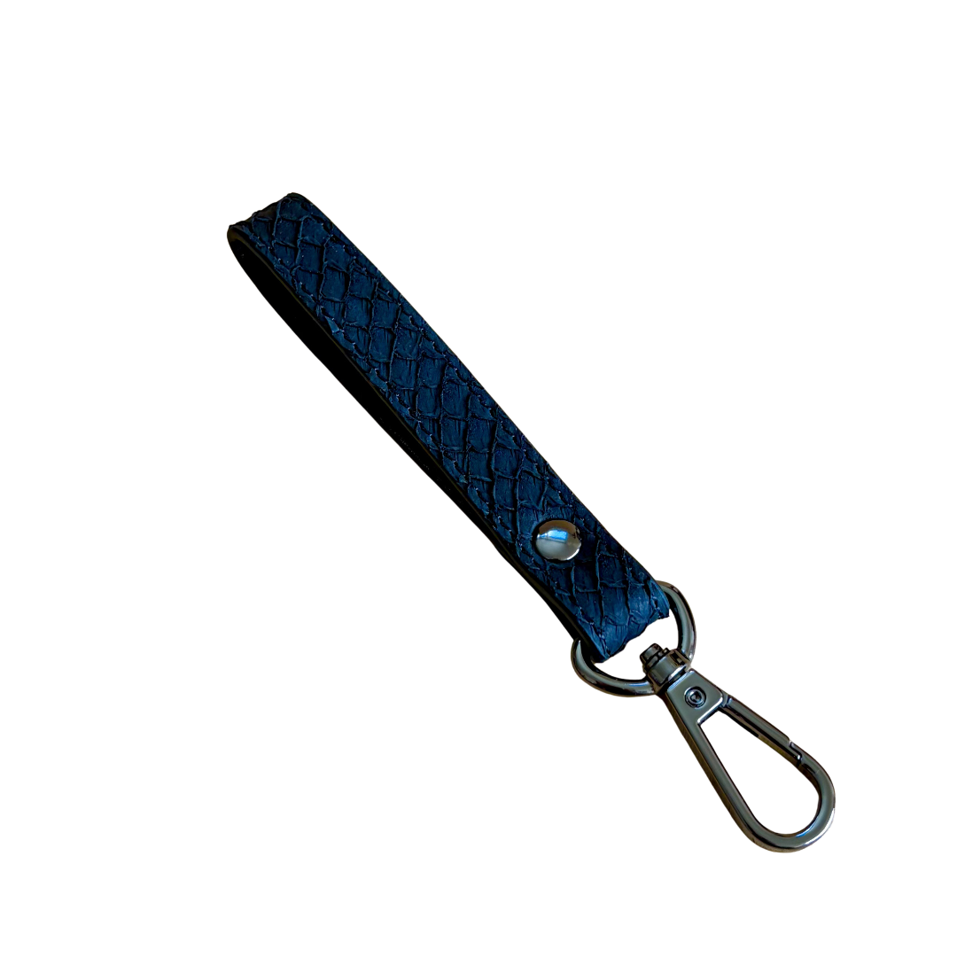 ofishal fish skin leather key fob in black