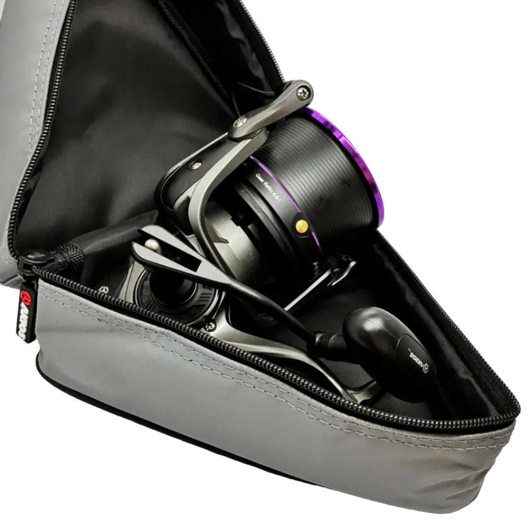 Akios large padded reel case with ST10 surfcasting reel