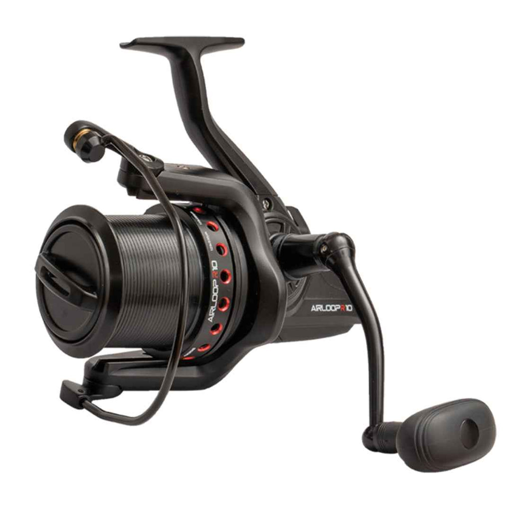 Akios Airloop R10 Black Edition surfcasting reel angled view highlighting long cast spool and worm drive system